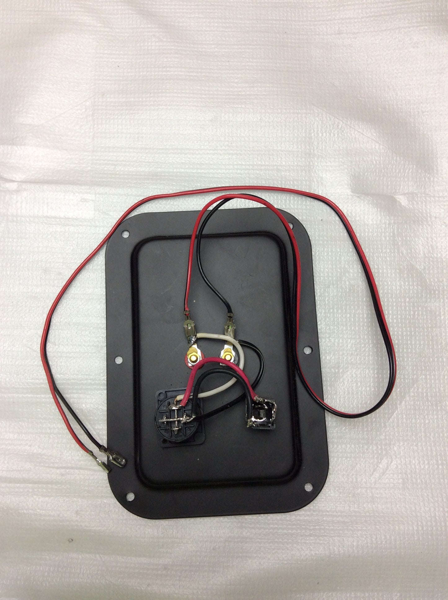 SBG1188 SPEAKER JACK PLATE. Terminals and plate that is installed on the back