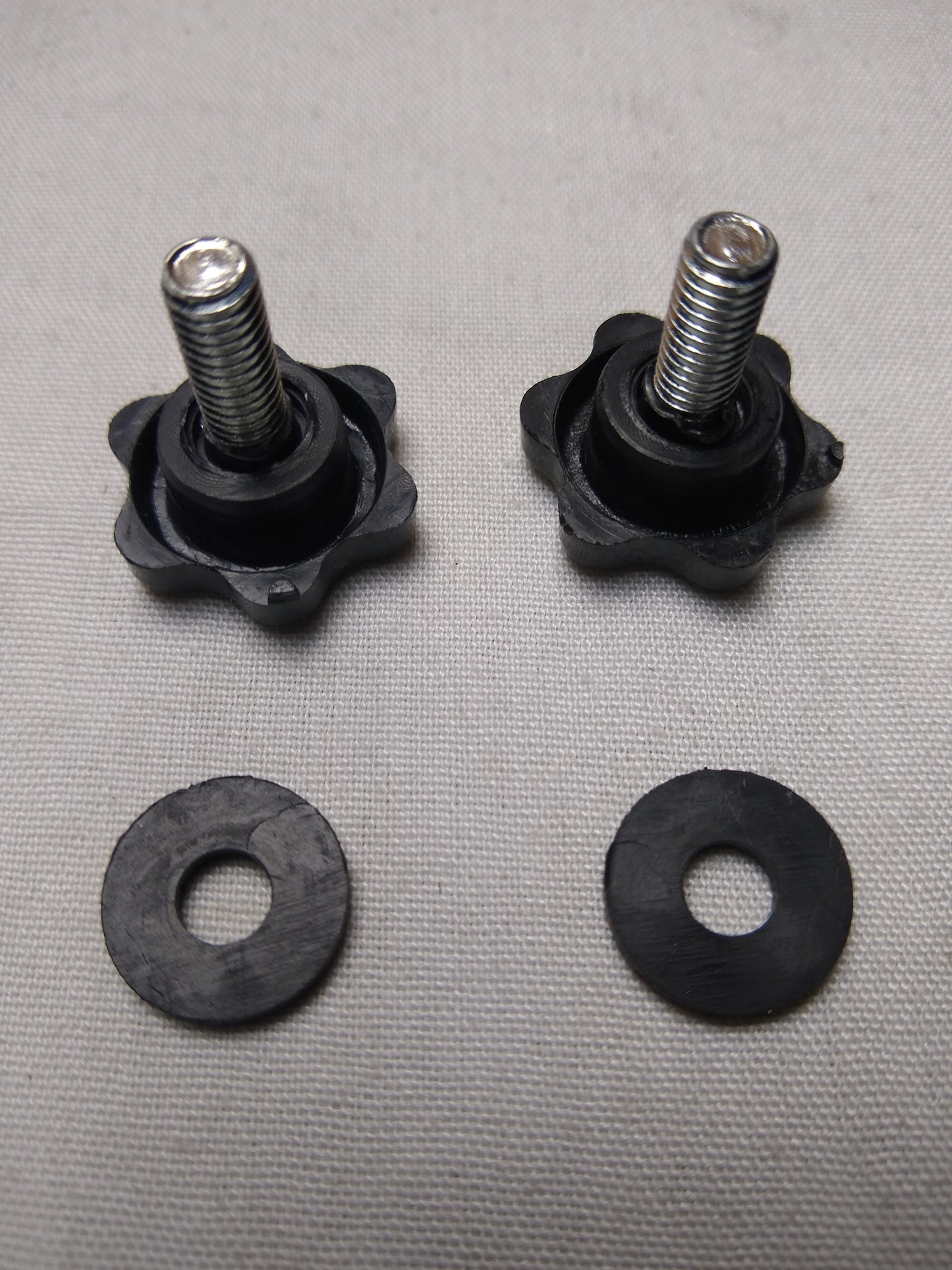 BATTERY PAR 50/ROCKPAR50 BRACKET BOLT WITH WASHERS