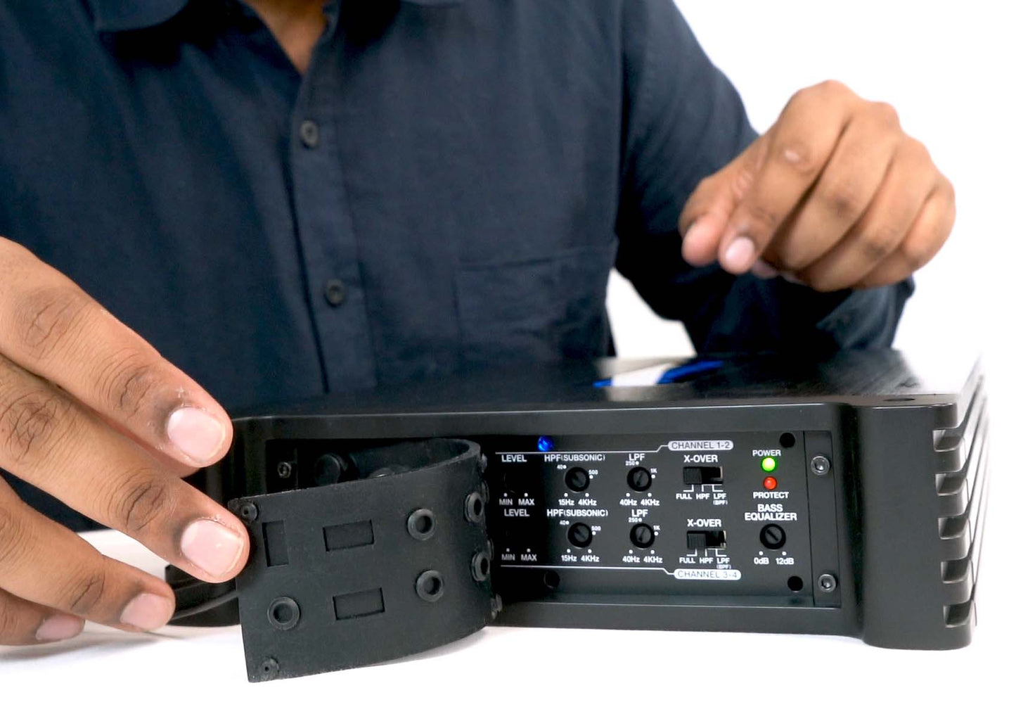 DBM45 4-Channel Amp + RMWK4 Marine Wire Kit Bundle