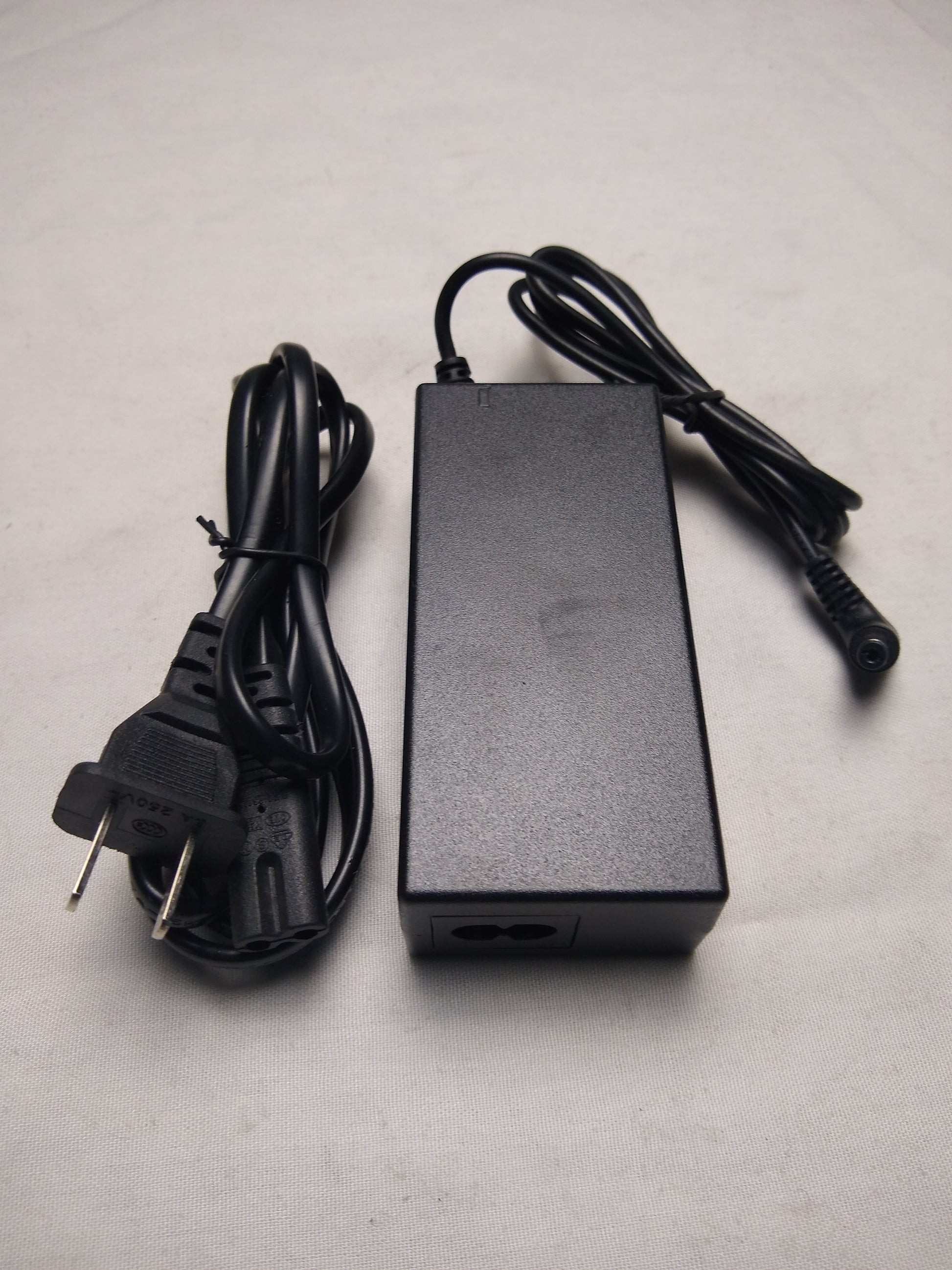 Charger For Best Par 50: XS Power Li-ion Charger Input:100-240 VAC 50/60 Hz Output: 16.8V-2.0A