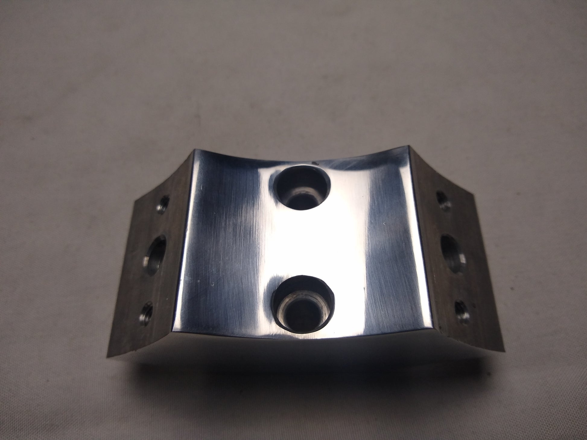 DMAC65S/DMAC80S CONNECTOR BRACKET (Connects to Both Enclosures)