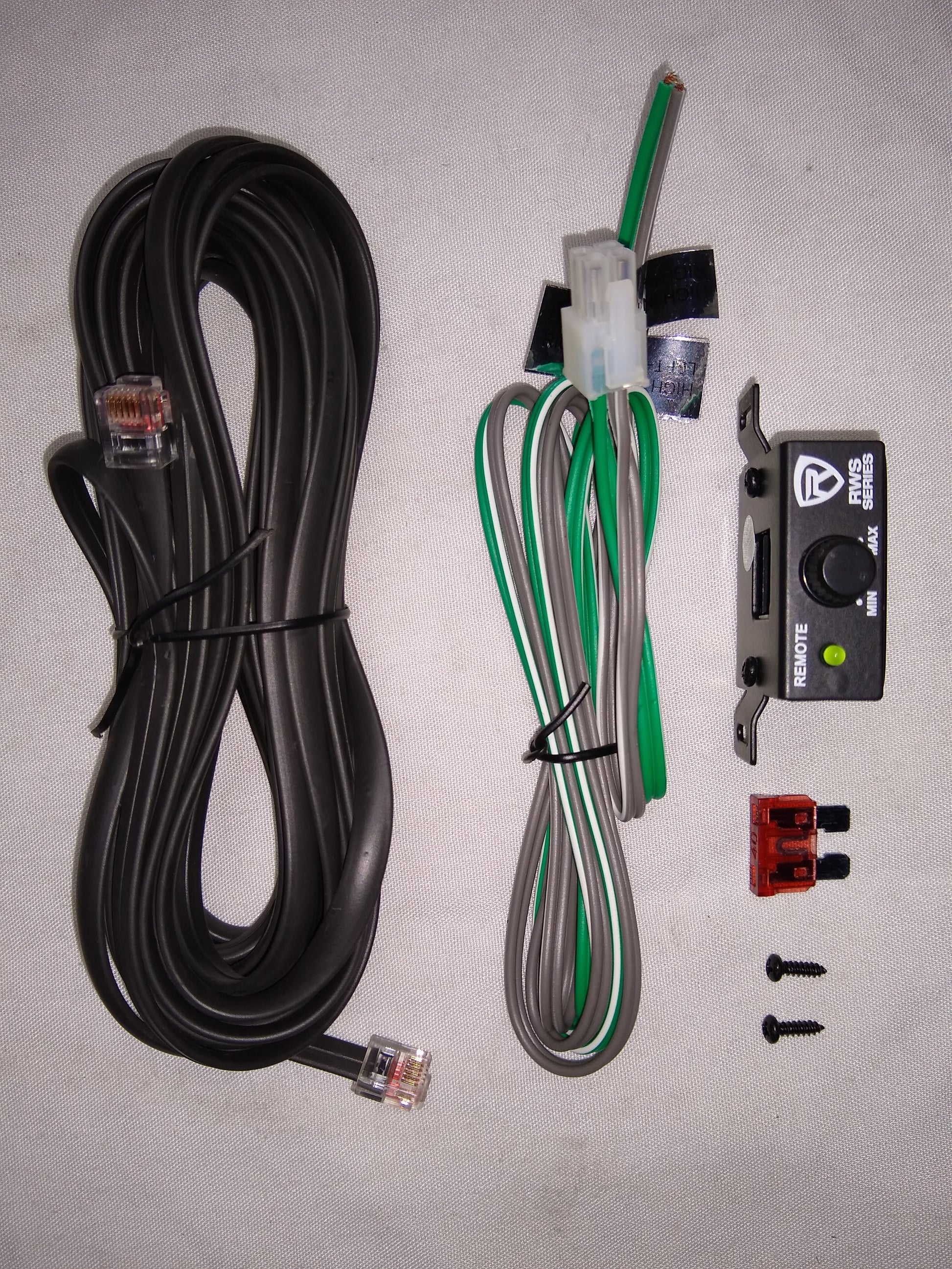 RWS12CA/RWS10CA/ ACCESSORY KIT (comes with bass remote, remote wire, high input wire, fuses, two bass remote screws)