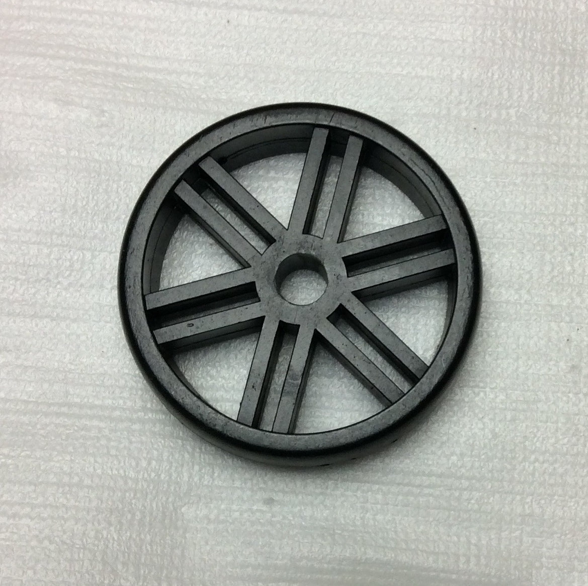 PAIR OF WHEELS AND SCREWS