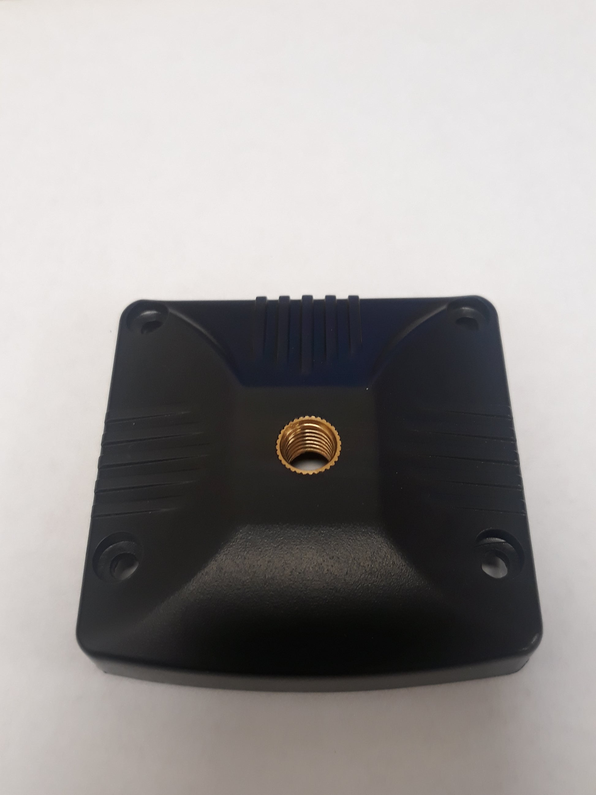 ROCKSTRIP 252 square endcap connecting to triangle bracket stand