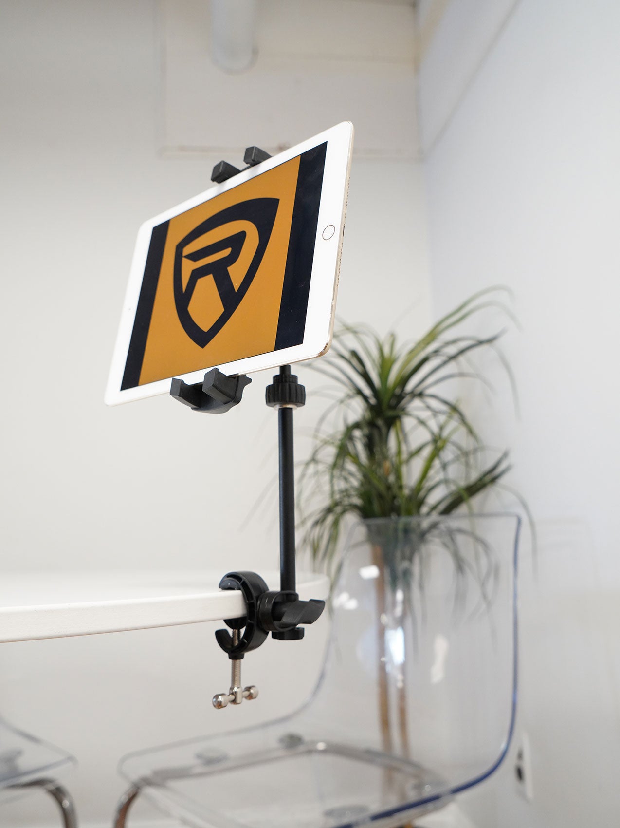 RVMIC3 V2 Mic Stand + iStand 44 Mount Bundle