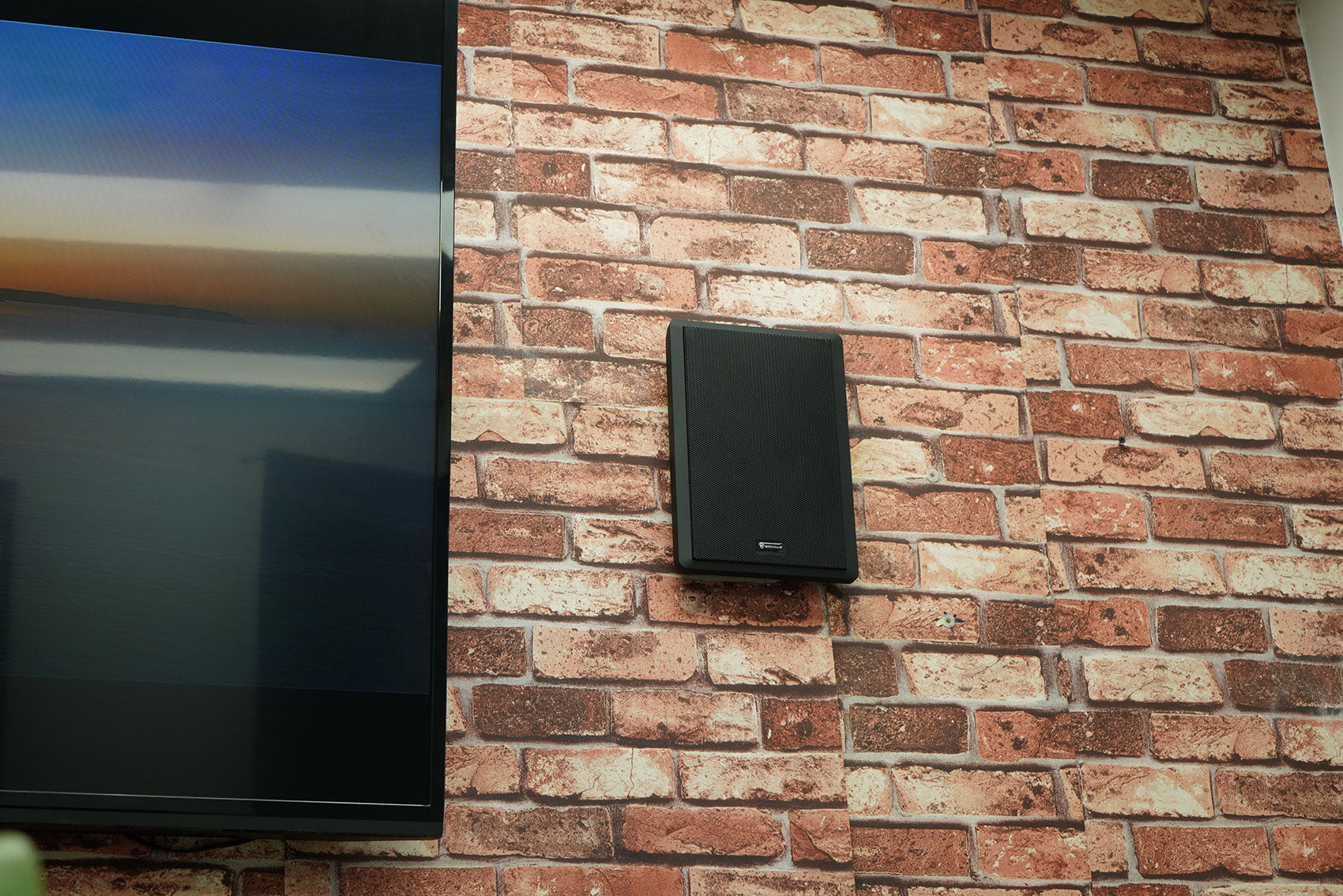 Technical Pro Home Karaoke Machine System+(2) 5.25" Black Wall Mount Speakers