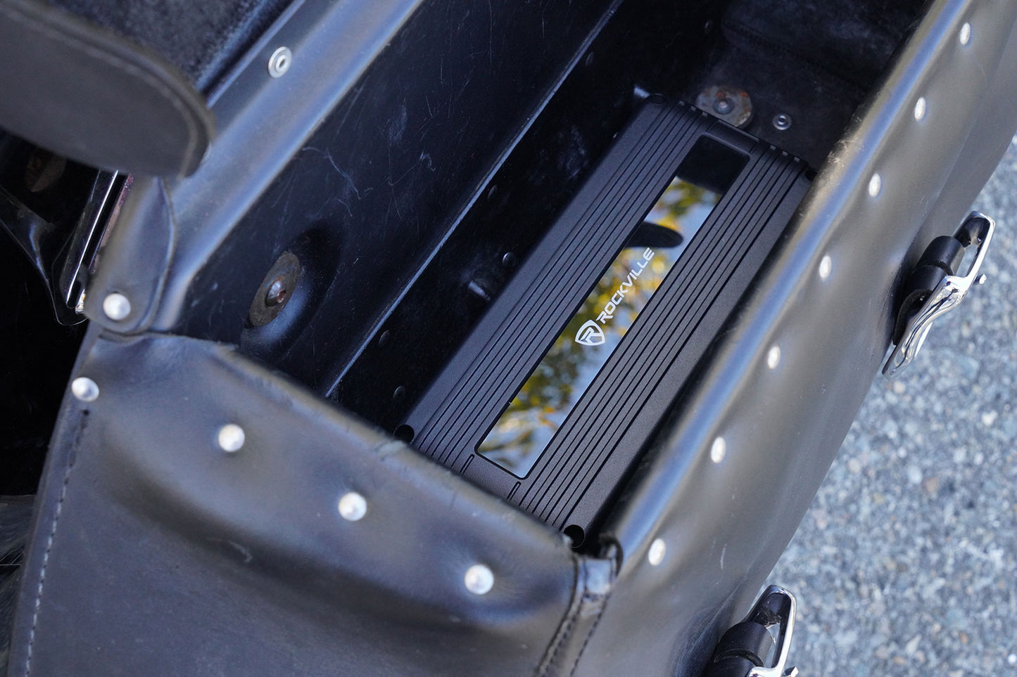 RKL65MBW 2-Pack + ATV220 Bluetooth Amplifier Bundle