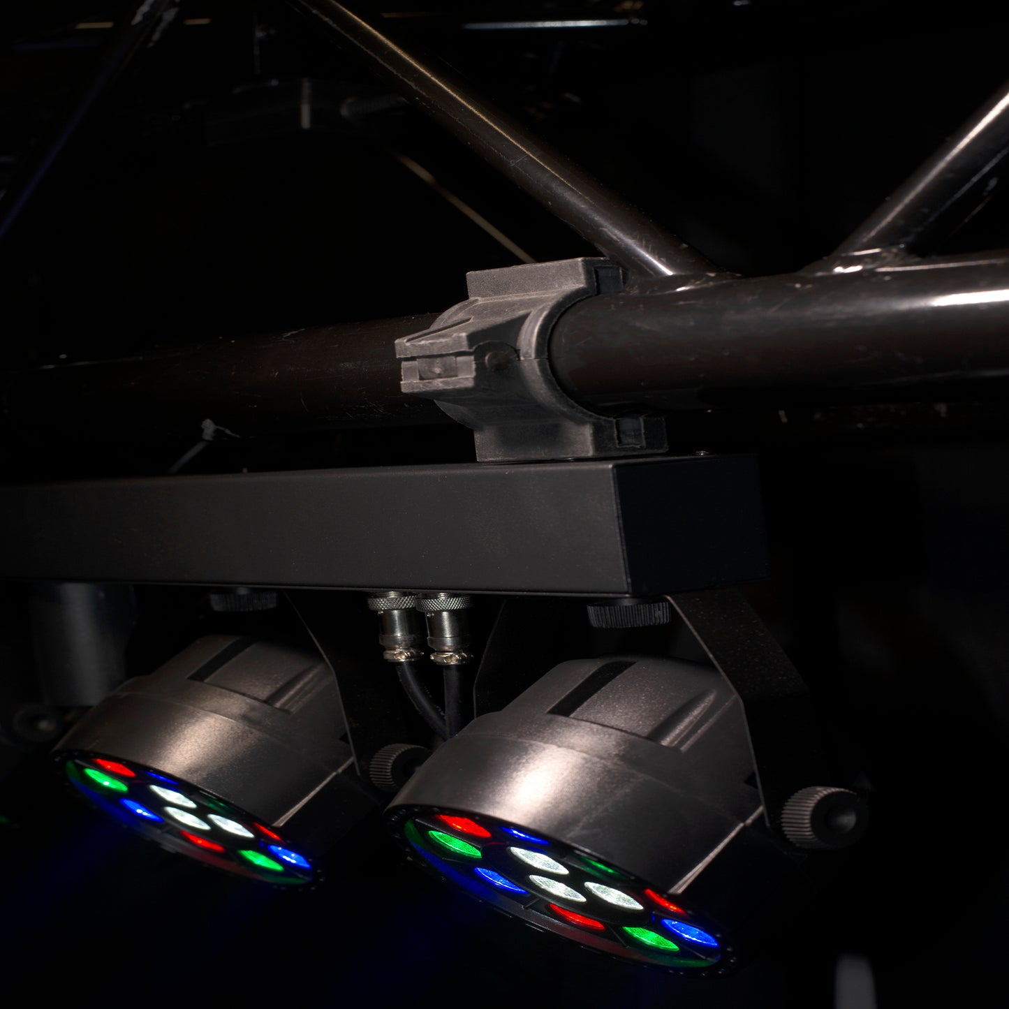 (2) Eliminator Mini Par Bar Light Systems w/4xPar Lights+Stand+Remote+Bag+Fogger