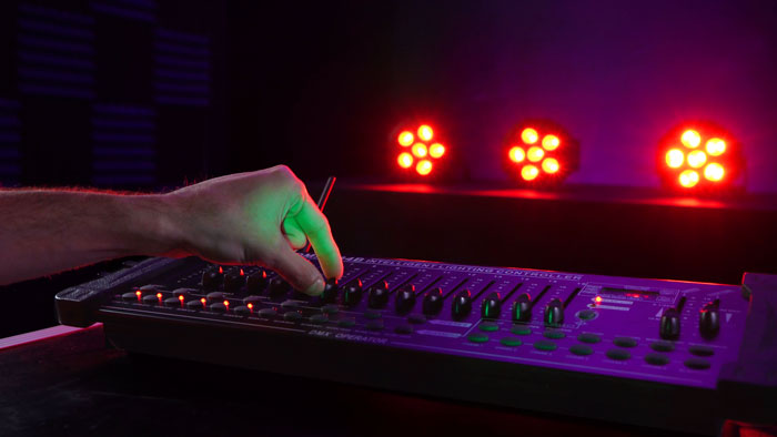 Wireless Freedom & Effortless Group Control